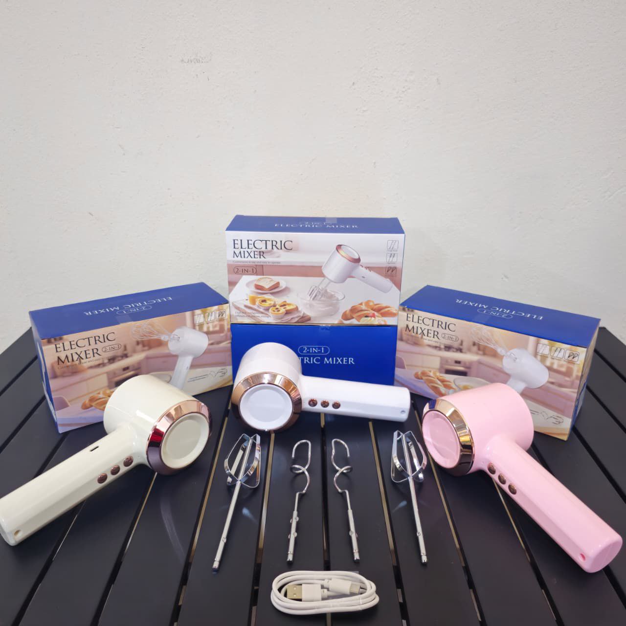 Batteur Électrique 2 en 1 Sans Fil ,Rechargeable USB avec Fouets & Crochets Pétrisseurs – 3 Vitesses – Design Élégant