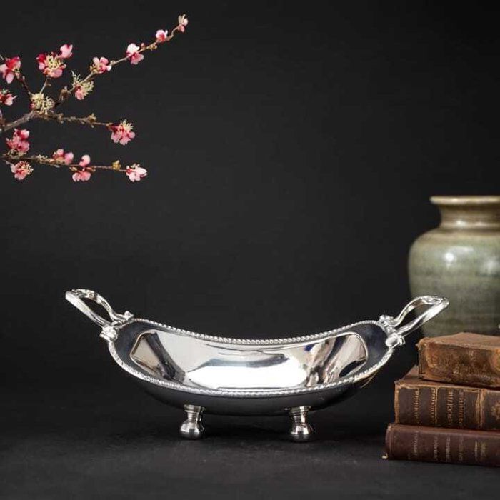 Image de Coupe feda argenté à forme incurvée – Élégance classique- 25/15 cm