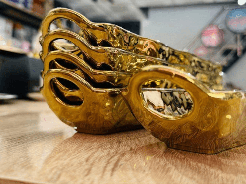 Présentoir -Plat rectangulaire de présentation en porcelaine plaqué Couleur doré 37/8.5cm