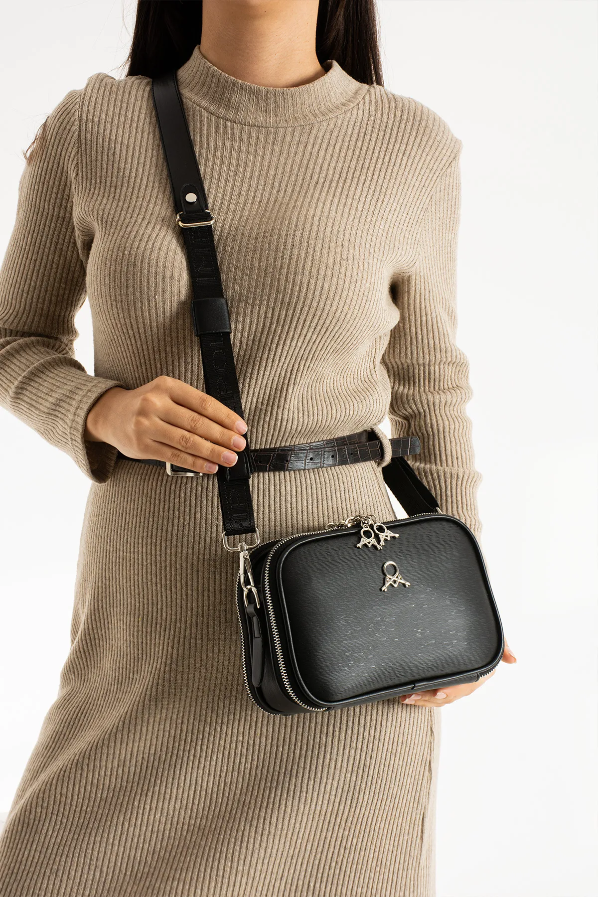 Sac à main en cuir avec bandoulière : élégance, praticité et qualité pour vos sorties