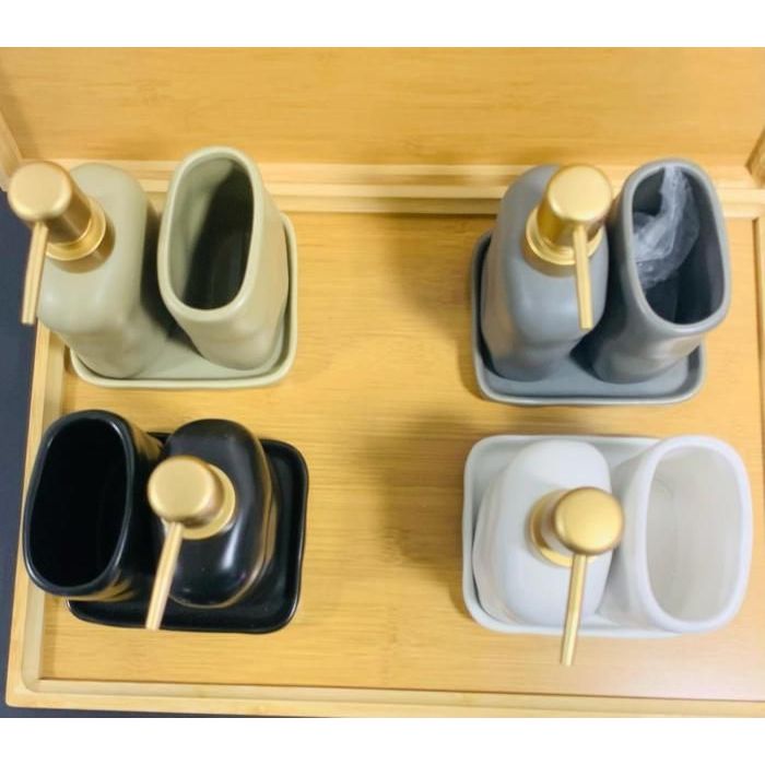 Accessoires de salle de bain - 4 pièces - Porcelaine - Couleur aléatoire - Design contemporain