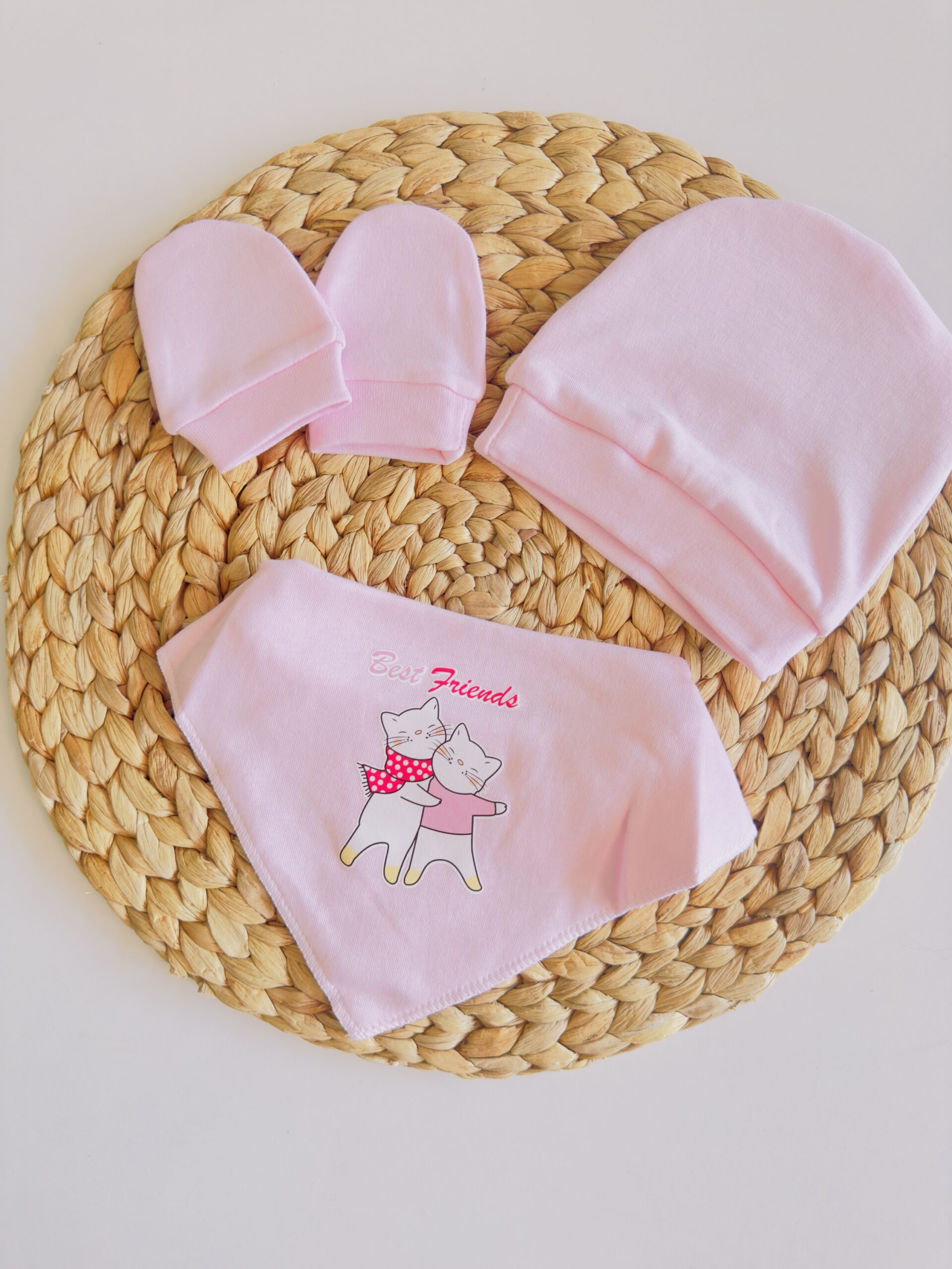 Ensemble bonnet, moufles et bavoir coton pur