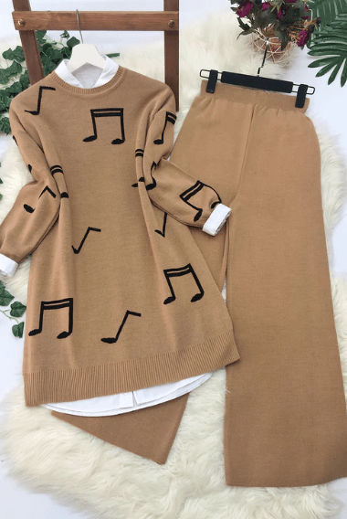 Image de Ensemble Cape &amp; Pantalon – Élégant, chaud et de haute qualité - Unbranded