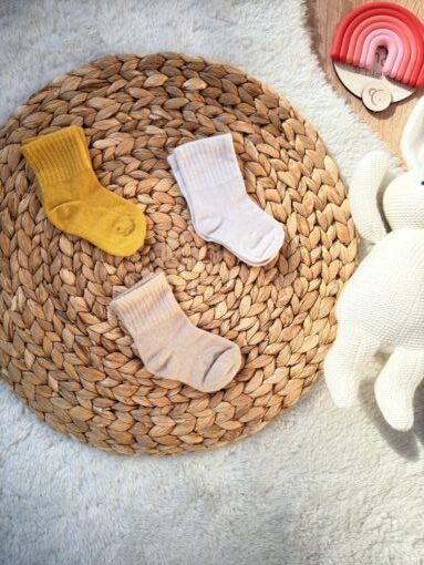 Lot 3 chaussettes bébé 0-6mois – pour des petits pieds soignées
