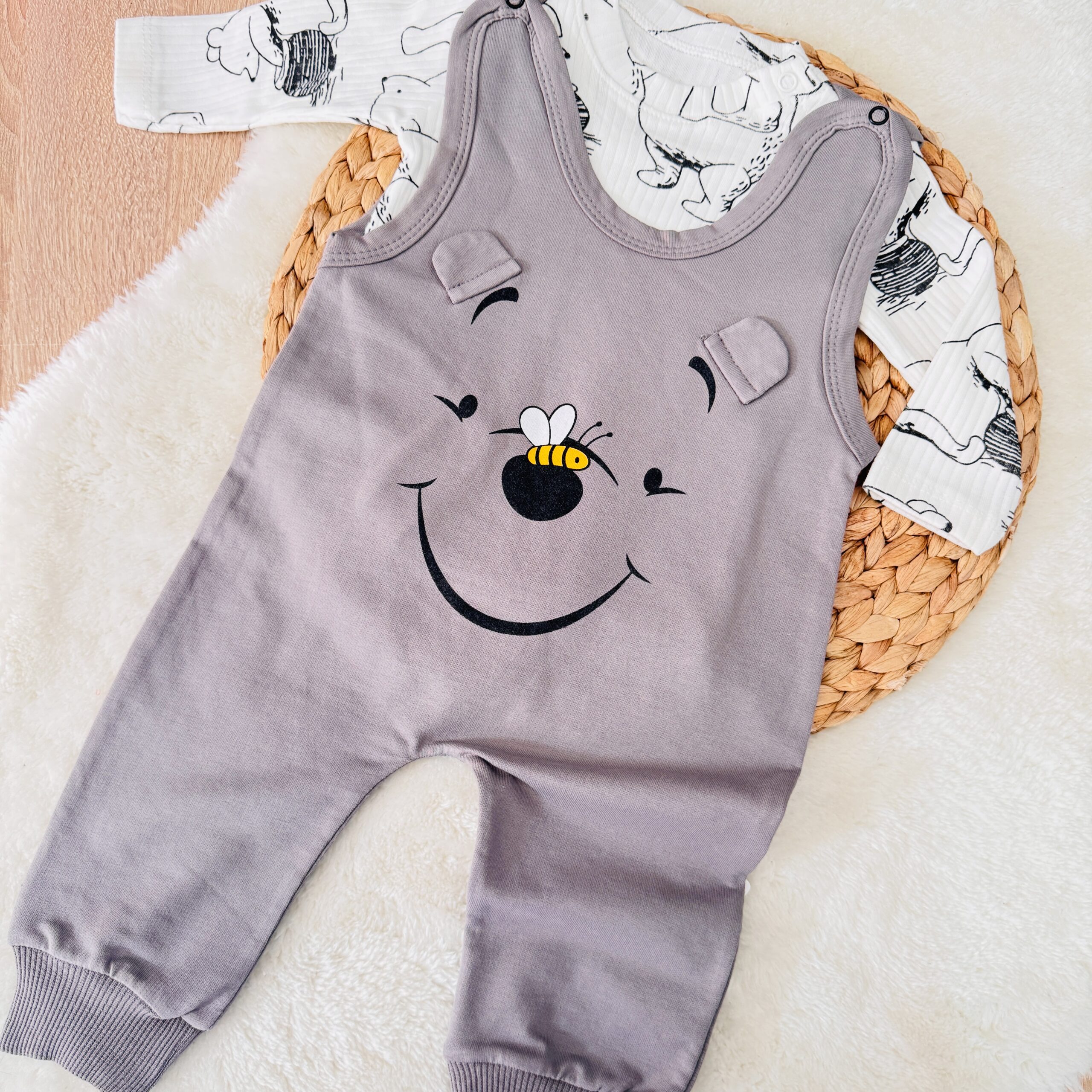 Tenue salopette bébé avec pull gris- Winnie the pooh